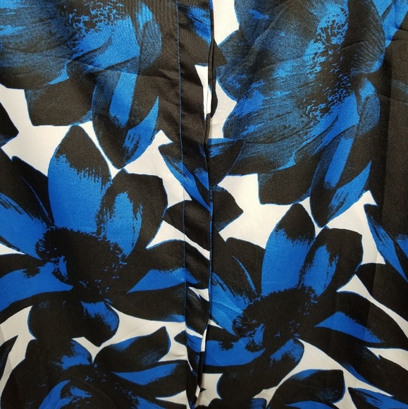 Cute Blouse - Picture 2 of 3